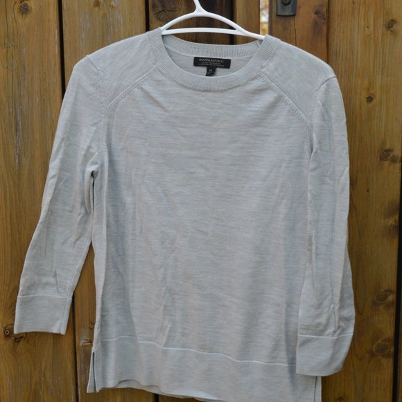 Banana Republic Extra Fine Merino Sweater (M) - Picture 1 of 2